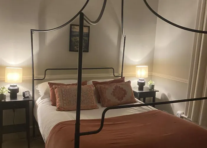The Beeches - Chatsworth Apartment No 2 - Sleeps 2